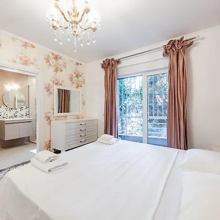 Sisi's Luxury Grand Park Of Apartment