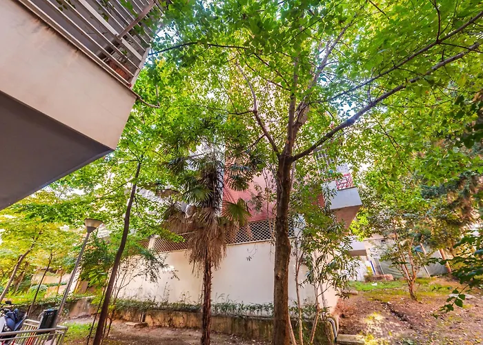 Sisi's Luxury Grand Park Of *