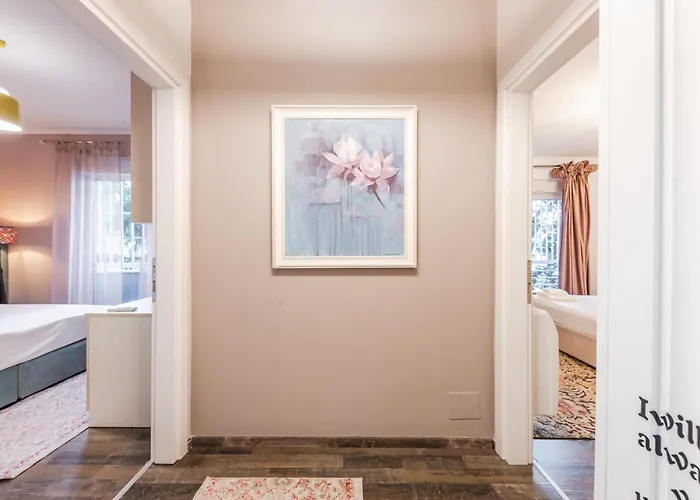 Sisi's Luxury Grand Park Of * Tirana